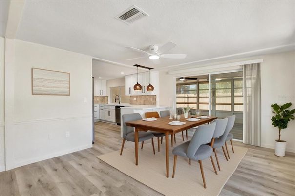 Dining room, Interior, Kitchen, Recessed Lighting, Wood Texture Flooring