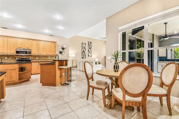 Dining room, Interior, Kitchen, Recessed Lighting