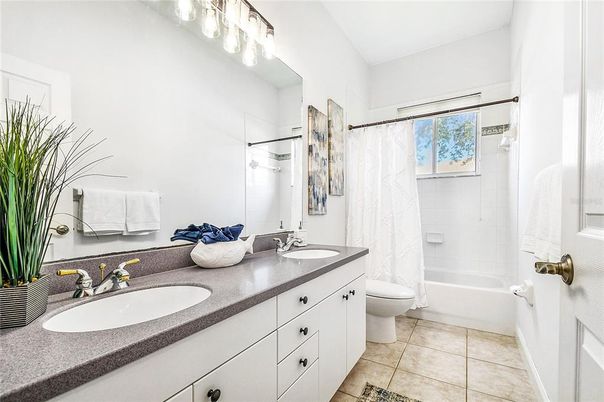 Bathroom, Dual Sink Vanities, Interior
