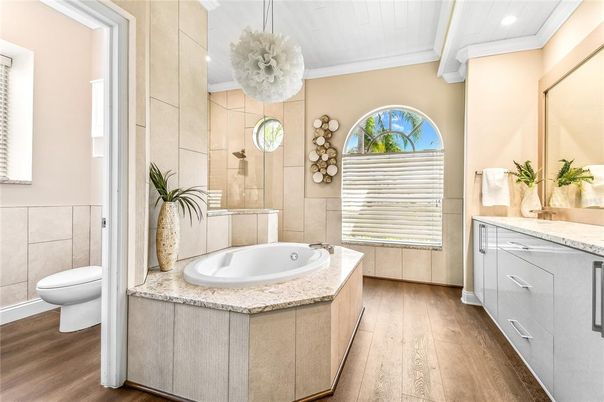 Bathroom, Interior, Pendant Lights, Recessed Lighting, Wood Texture Flooring
