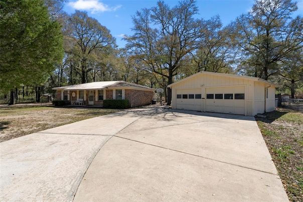 Detached Garage, Exterior