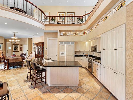 Chandelier, Dining room, Interior, Kitchen, Recessed Lighting, Stainless Steel Appliances