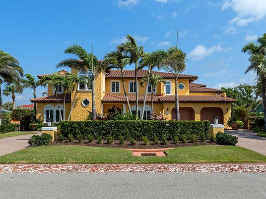 Backyard, Exterior, Facade, Mediterranean