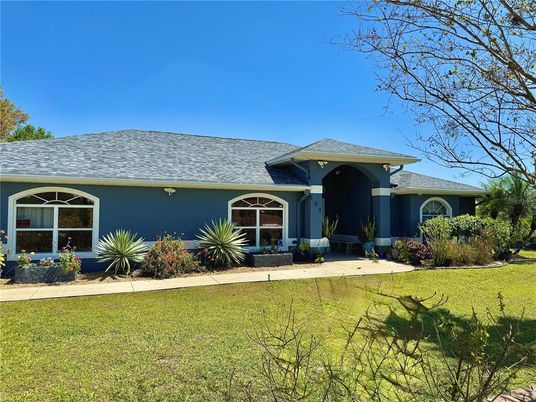 Backyard, Exterior, Facade, Ranch