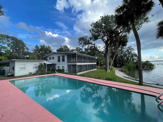 Exterior, Pool, Water