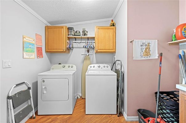 Interior, Utility Closets, Washer, Wood Texture Flooring