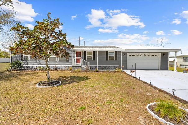Attached, Exterior, Facade, Ranch