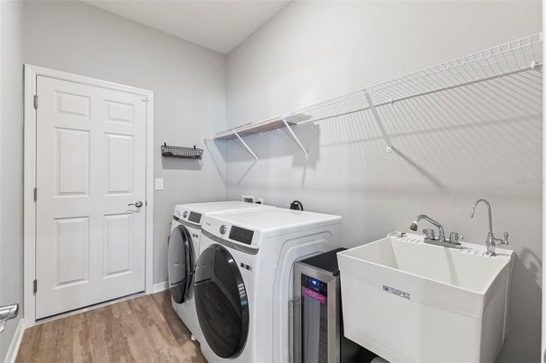 Interior, Washer, Wood Texture Flooring