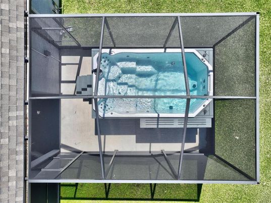 Exterior, Hot Tub