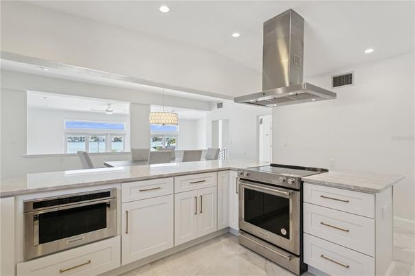 Dining room, Interior, Kitchen, Pendant Lights, Recessed Lighting, Stainless Steel Appliances
