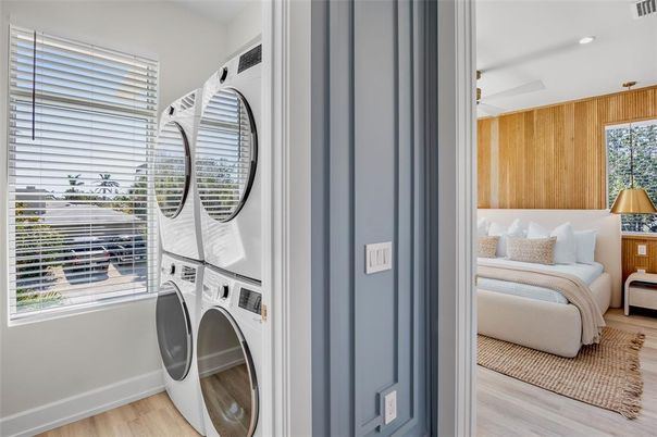 Interior, Utility Closets, Washer, Wood Texture Flooring