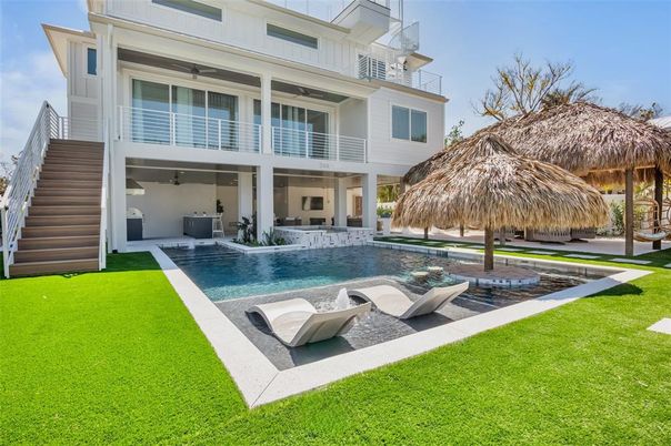 Exterior, Pool