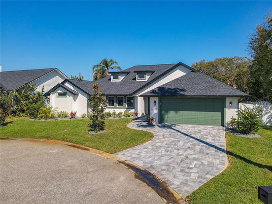 Attached, Exterior, Facade, Ranch