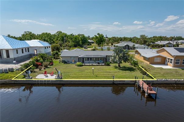 Exterior, Lake