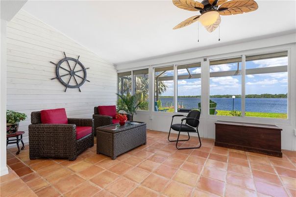 Interior, Living room, Sun Room, Water