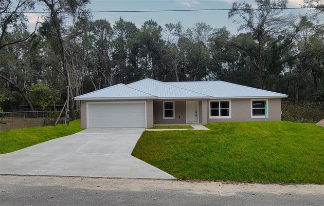 Attached, Exterior, Facade, Ranch