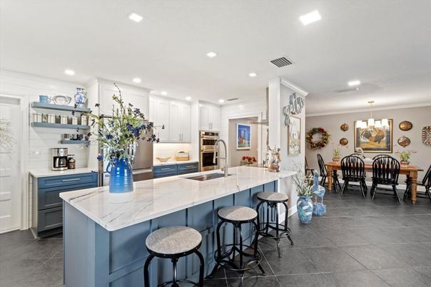 Chandelier, Dining room, Interior, Kitchen, Recessed Lighting, Stainless Steel Appliances