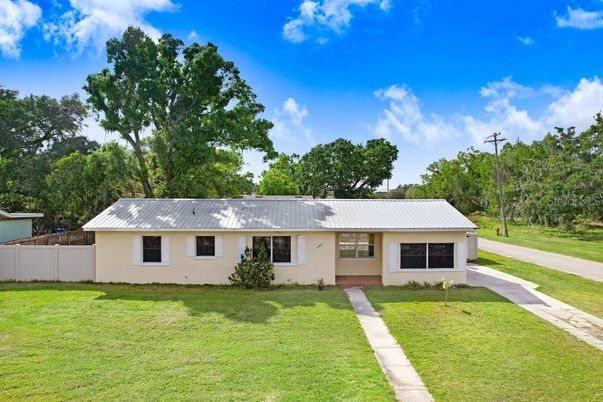 Backyard, Exterior, Facade, Ranch