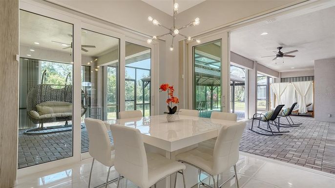 Dining room, Interior, Pendant Lights, Recessed Lighting