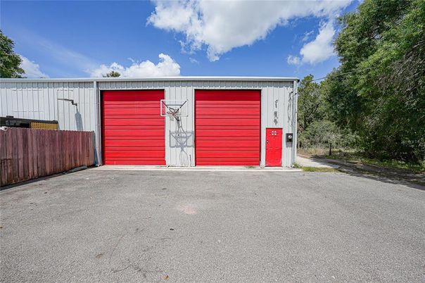 Detached Garage, Exterior