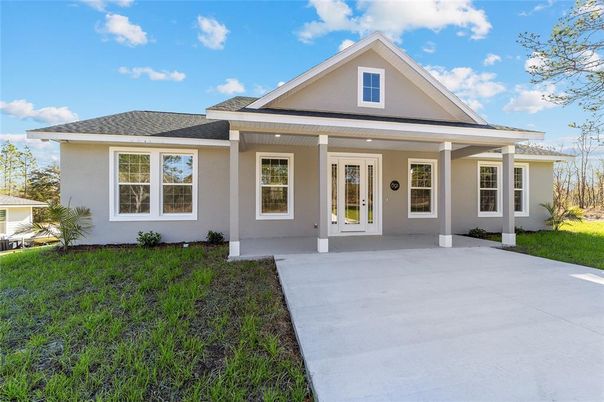 Exterior, Facade, Ranch