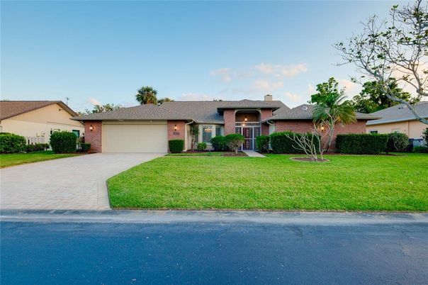 Attached, Exterior, Facade, Brick Facade, Ranch