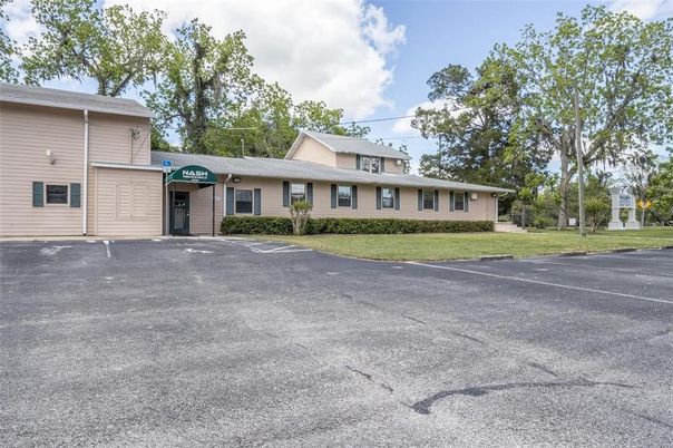 Backyard, Exterior, Facade, Ranch