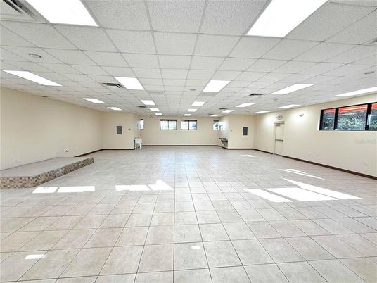 Empty room, Interior, Recessed Lighting