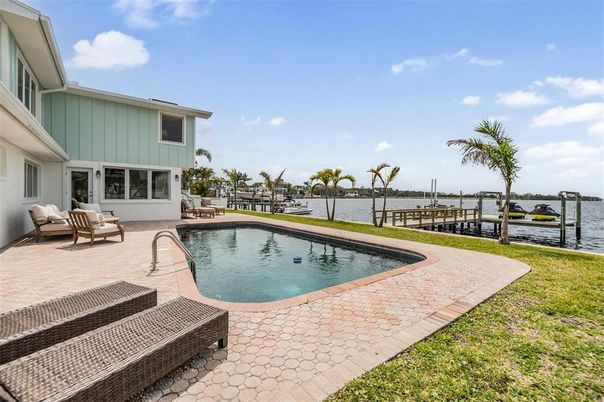 Exterior, Lake, Pool, Water