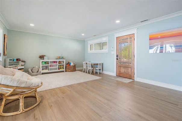 Interior, Recessed Lighting, Wood Texture Flooring