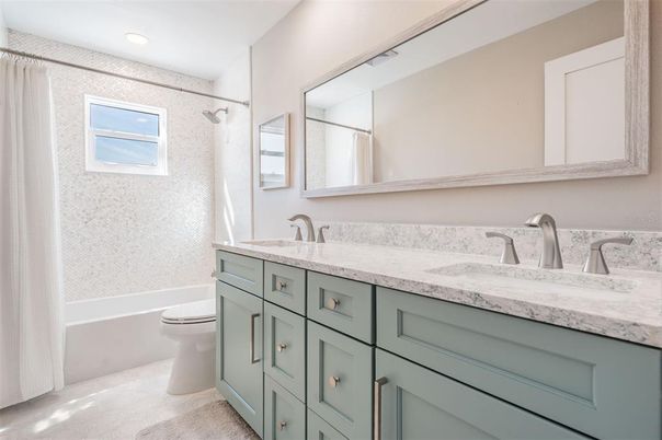 Bathroom, Dual Sink Vanities, Interior, Recessed Lighting
