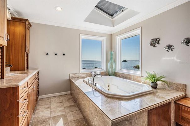 Bathroom, Interior, Recessed Lighting, Water