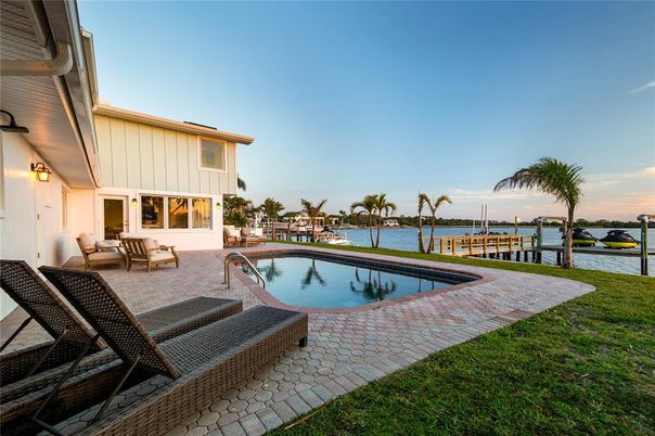 Exterior, Lake, Pool, Water