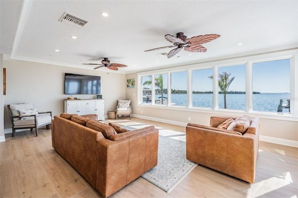 Interior, Living room, Recessed Lighting, Water, Wood Texture Flooring