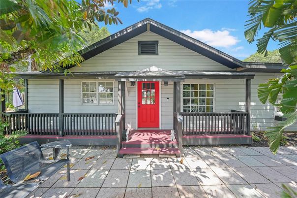 Exterior, Facade, American Craftsman