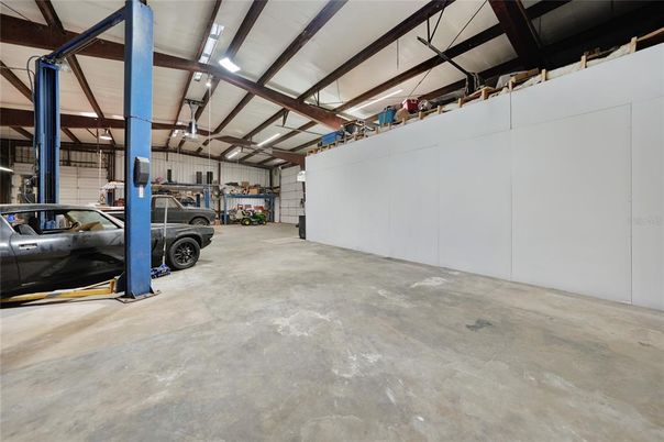 Garage, Interior