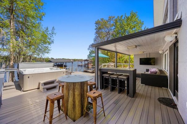 Exterior, Hot Tub, Water