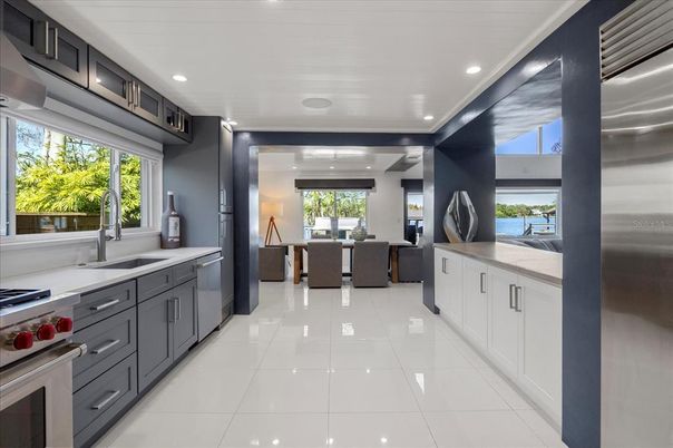 Dining room, Interior, Kitchen, Recessed Lighting, Stainless Steel Appliances