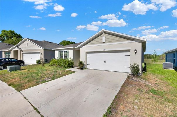 Attached, Exterior, Facade, Ranch