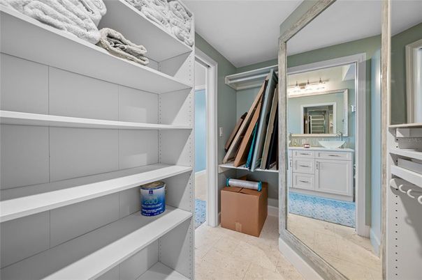 Interior, Walk-in Closets