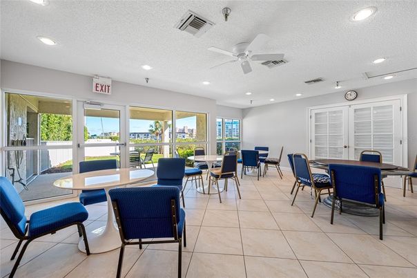 Dining room, Interior, Recessed Lighting