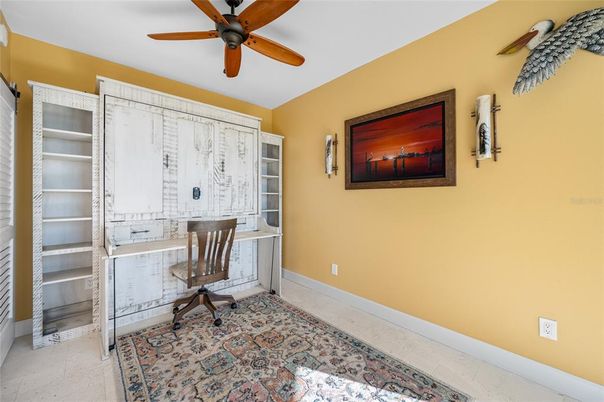 Home Office, Interior