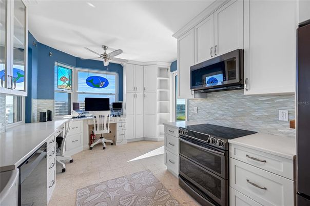 Home Office, Interior
