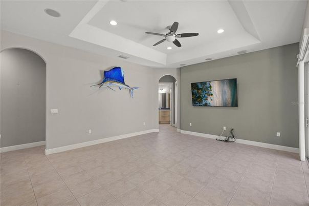 Empty room, Interior, Recessed Lighting