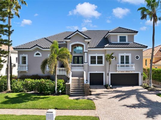 Attached, Exterior, Facade, Mediterranean