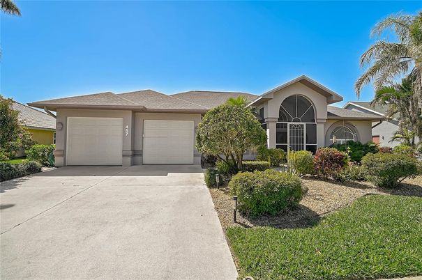 Attached, Exterior, Facade, Ranch