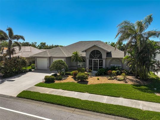 Attached, Exterior, Facade, Ranch