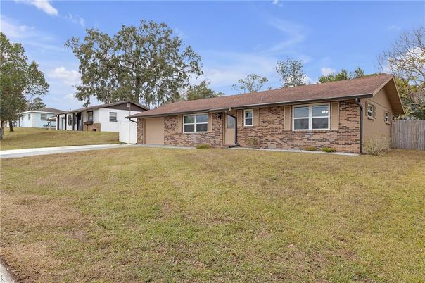 Exterior, Facade, Brick Facade, Ranch