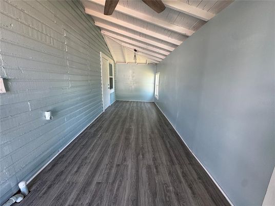 Empty room, Interior, Wooden Beams, Wood Texture Flooring