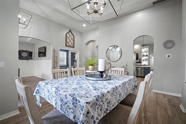 Dining room, Interior, Kitchen, Pendant Lights, Recessed Lighting, Wood Texture Flooring